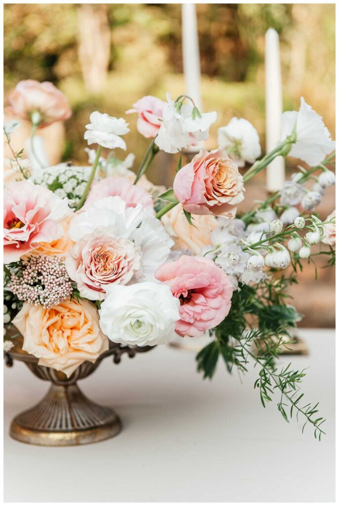 SELECTING WEDDING FLOWERS